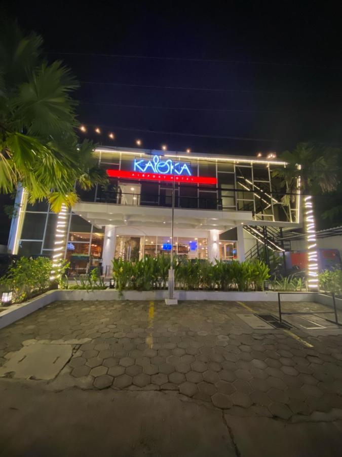 Kaloka Airport Hotel Sumbawa Besar Exterior photo